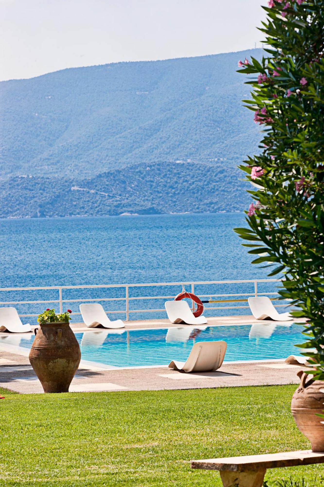Kalamaki Beach Resort Isthmia Exterior foto