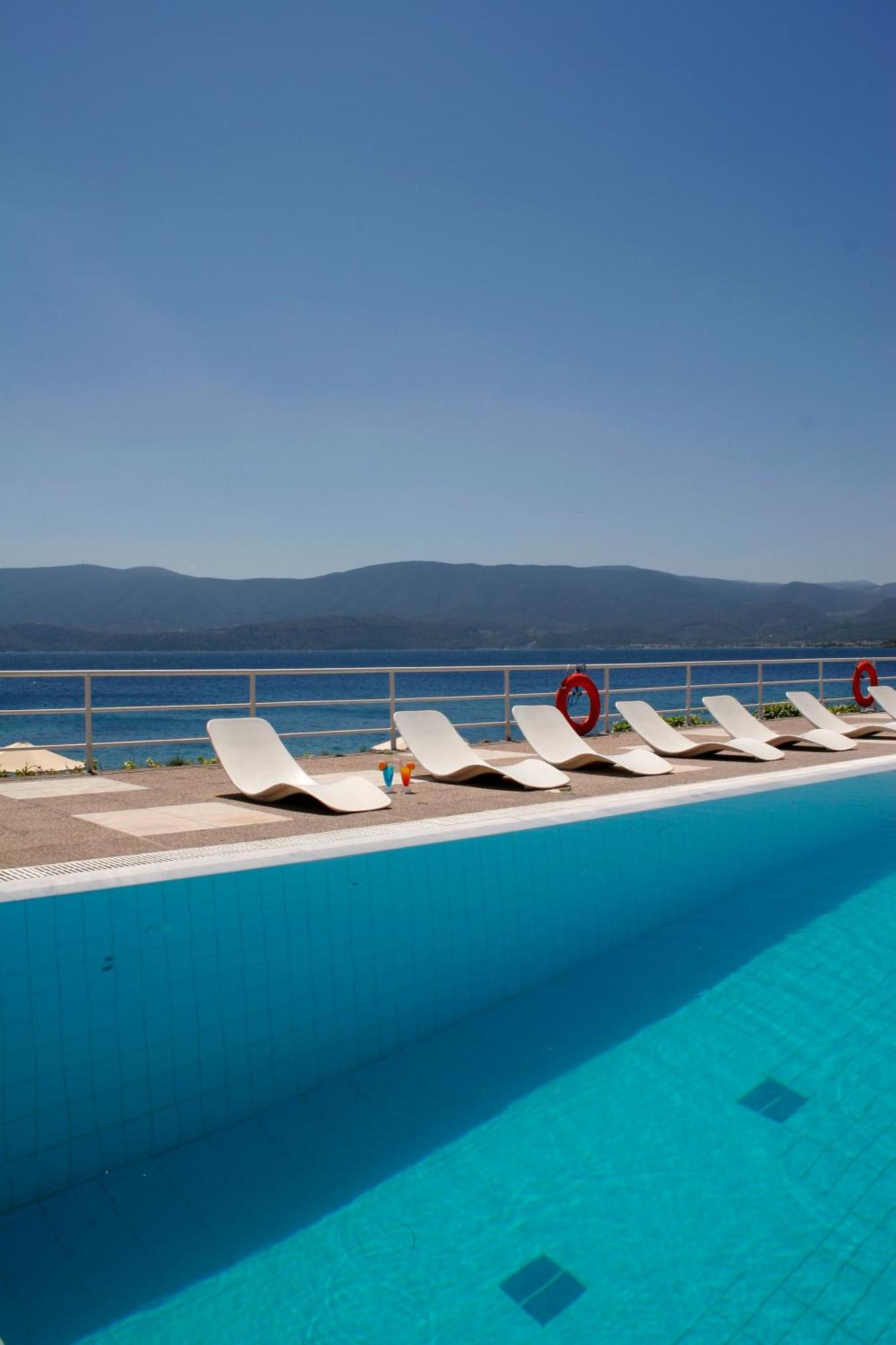 Kalamaki Beach Resort Isthmia Exterior foto