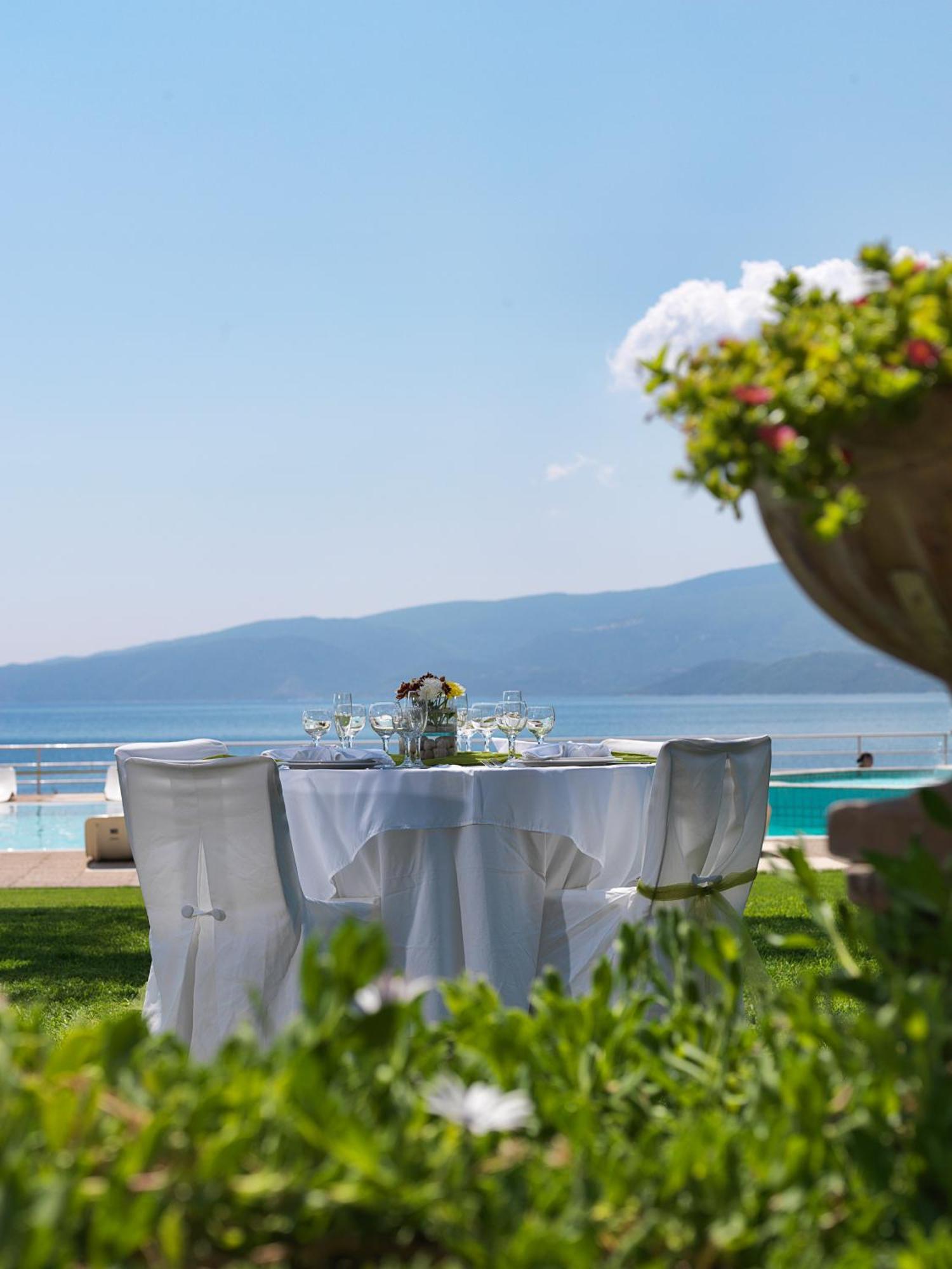 Kalamaki Beach Resort Isthmia Exterior foto